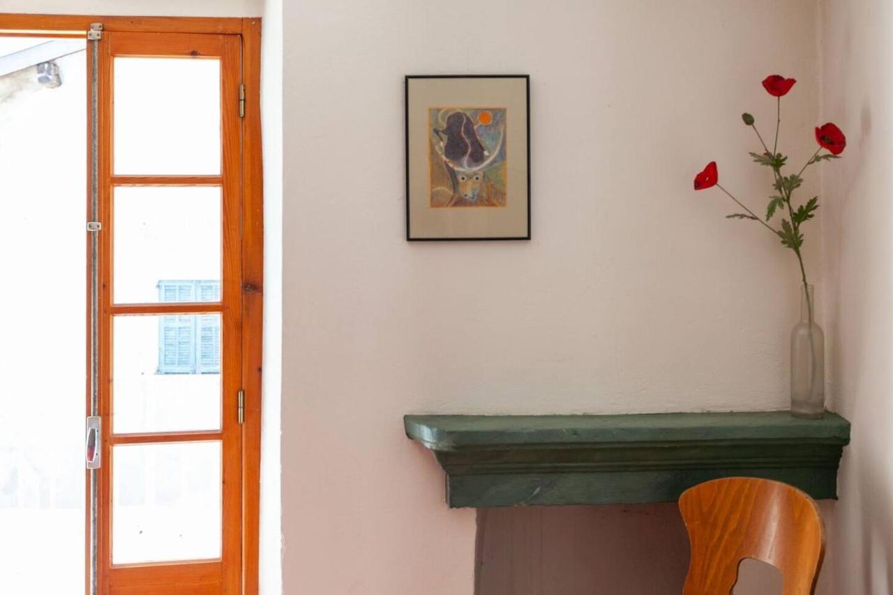 Sunny 1-Bed Apartment In Lovely Mountain Village La Brigue Экстерьер фото