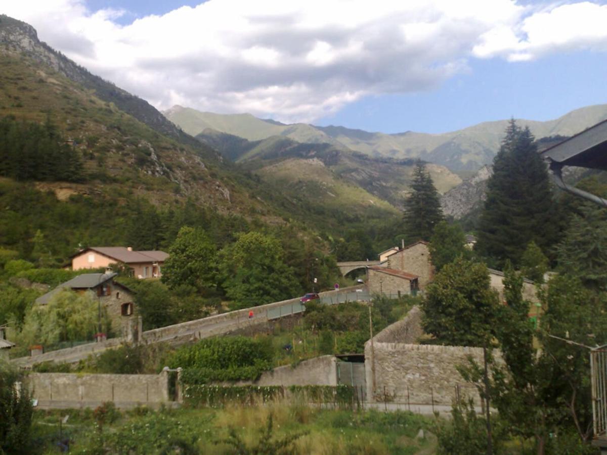 Sunny 1-Bed Apartment In Lovely Mountain Village La Brigue Экстерьер фото