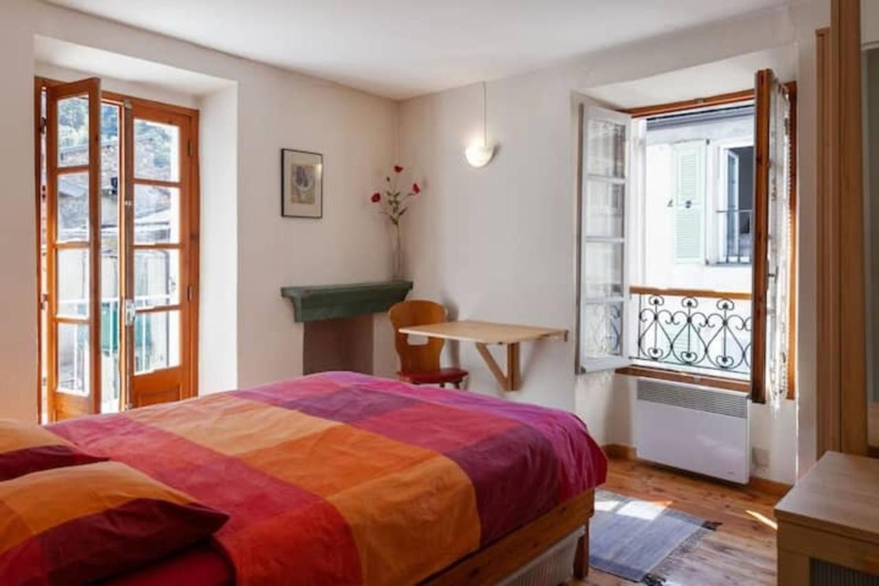 Sunny 1-Bed Apartment In Lovely Mountain Village La Brigue Экстерьер фото
