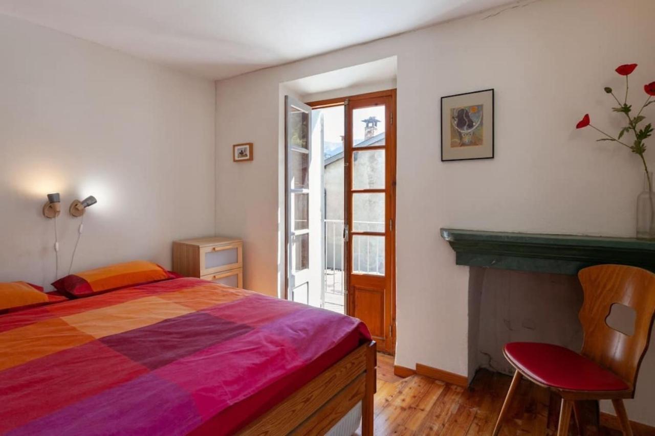 Sunny 1-Bed Apartment In Lovely Mountain Village La Brigue Экстерьер фото