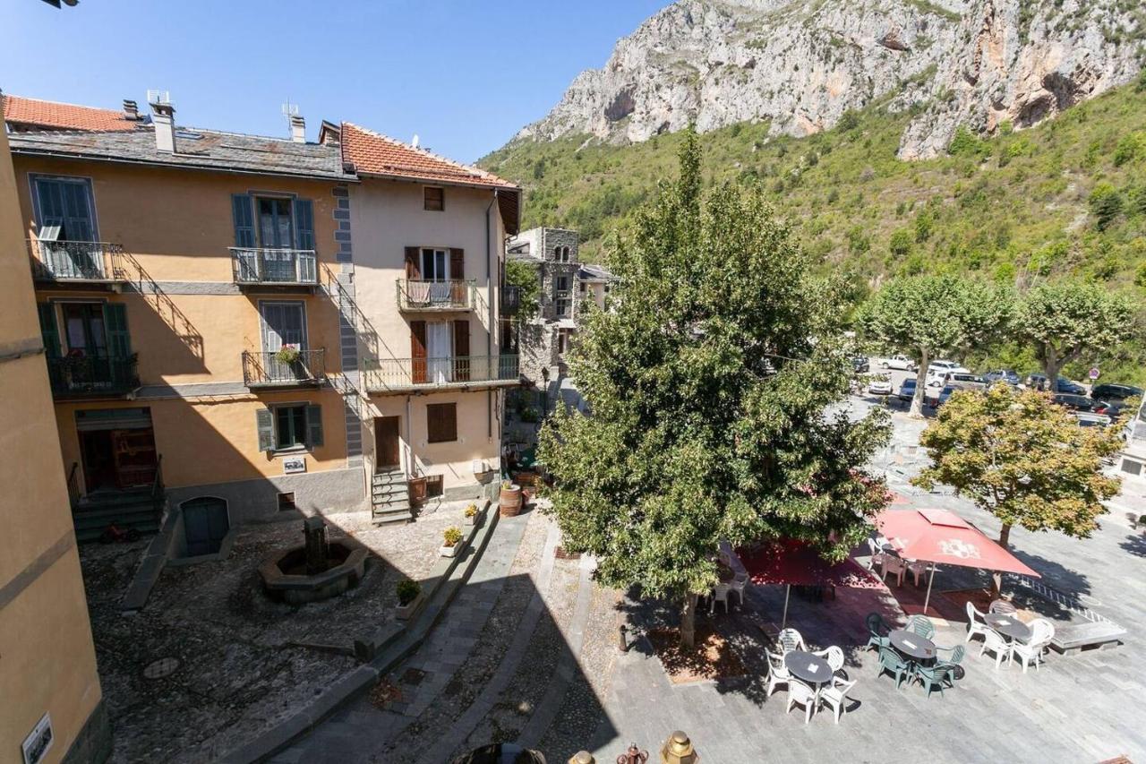 Sunny 1-Bed Apartment In Lovely Mountain Village La Brigue Экстерьер фото