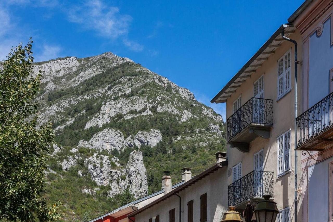 Sunny 1-Bed Apartment In Lovely Mountain Village La Brigue Экстерьер фото